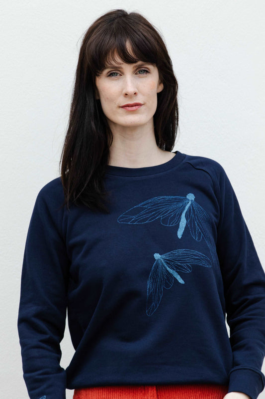 Dunkelblauer Pullover mit glitzernden Schmetterlingen – Bio-Baumwolle