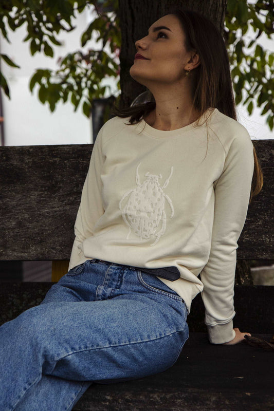 Weißer Off-white Pullover mit Käfer vorne im 3D-Print, 350g Bio-Baumwolle