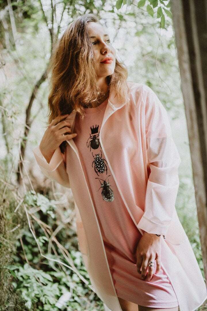 Damen T-Shirt-Kleid Drei Käfer mit schwarzer Krone – Kurzarm, 180g Baumwolle