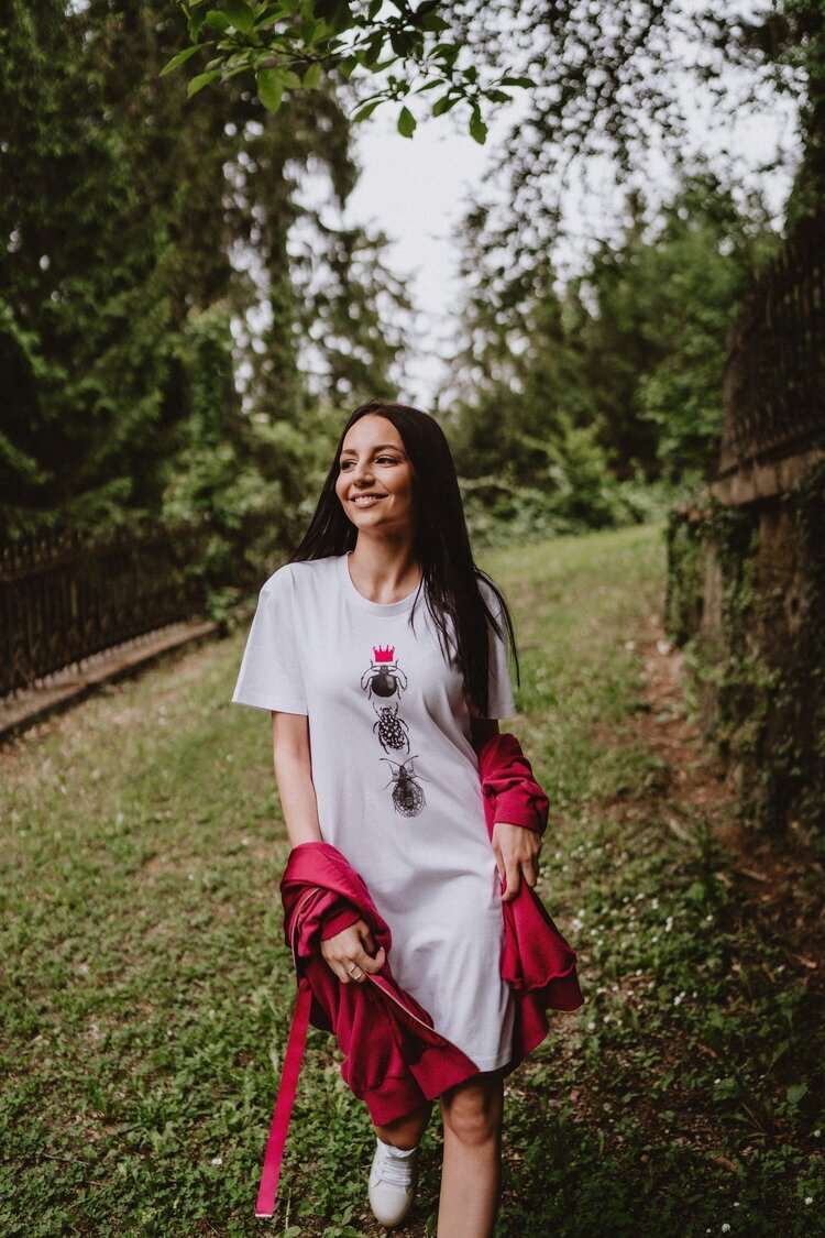 Damen T-Shirt-Kleid Drei Käfer mit rosa KRONE – Kurzarm, 180g Baumwolle