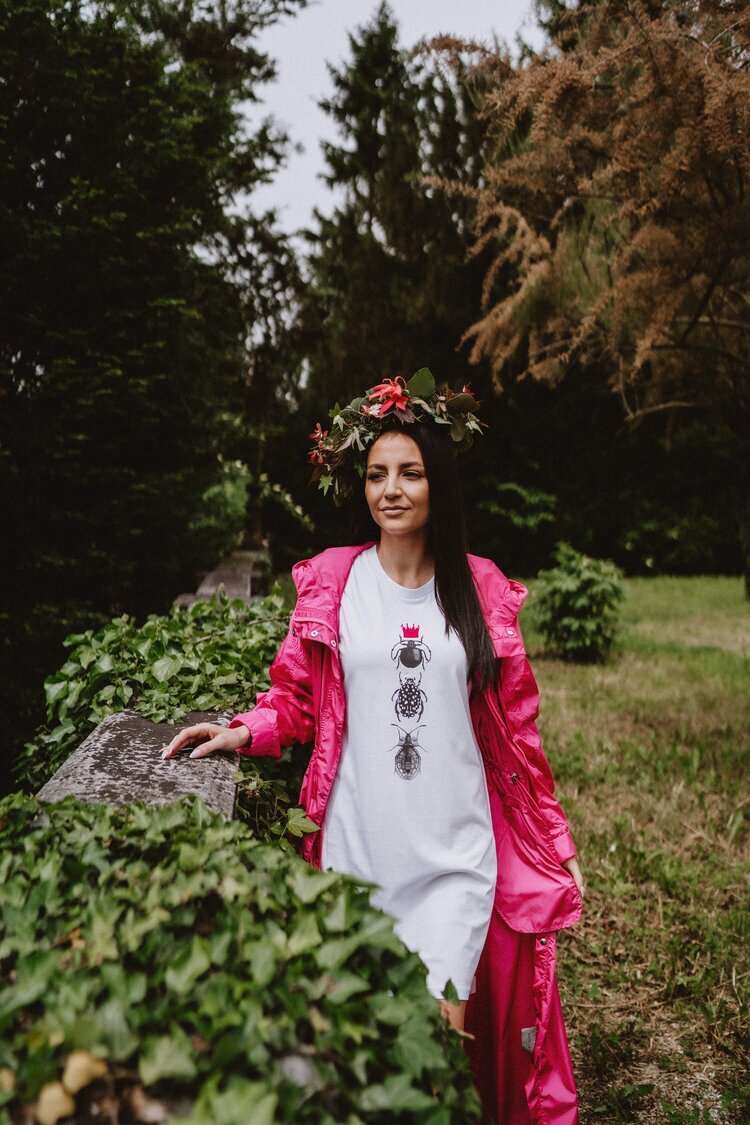 Damen T-Shirt-Kleid Drei Käfer mit rosa KRONE – Kurzarm, 180g Baumwolle