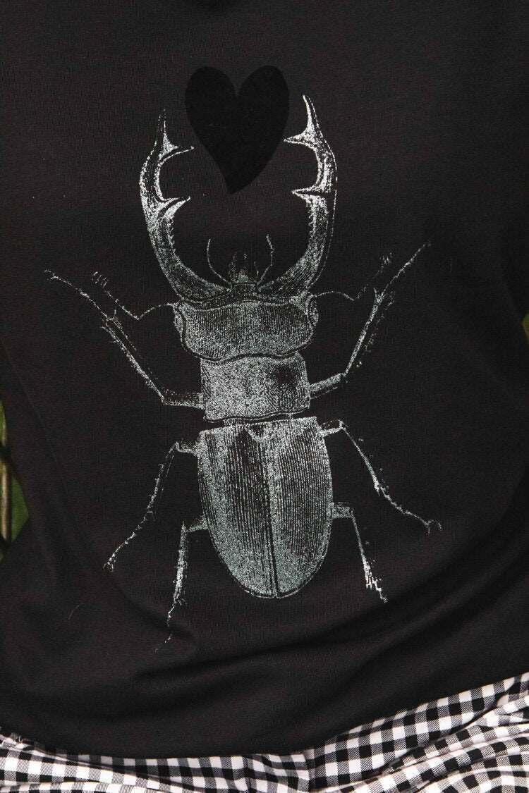 Glänzender silberner Skarabäus mit schwarzem Plüschherz, Damen Modell, 120g Baumwolle