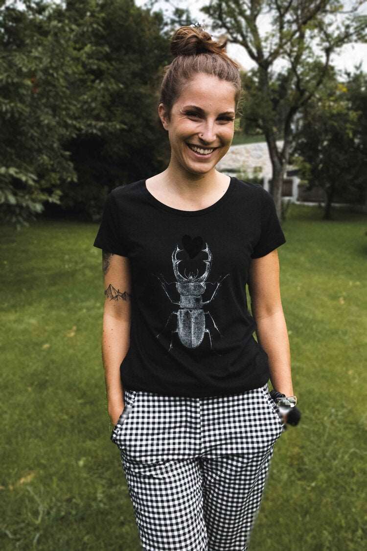 Glänzender silberner Skarabäus mit schwarzem Plüschherz, Damen Modell, 120g Baumwolle