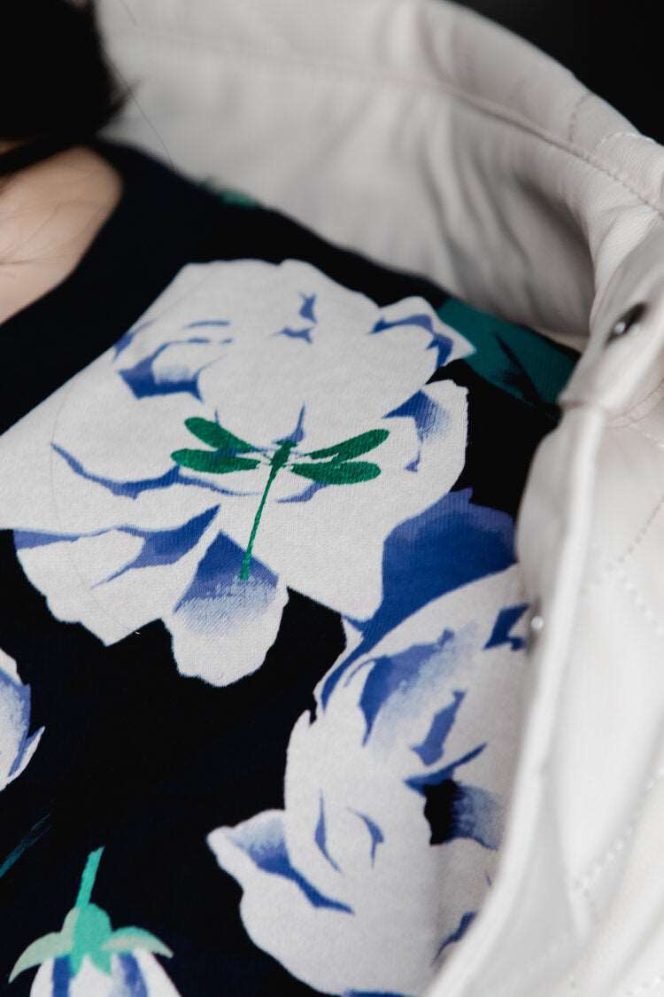 Blumen und Insekten T-Shirt, 100% BioBaumwolle/ Unisex Modell