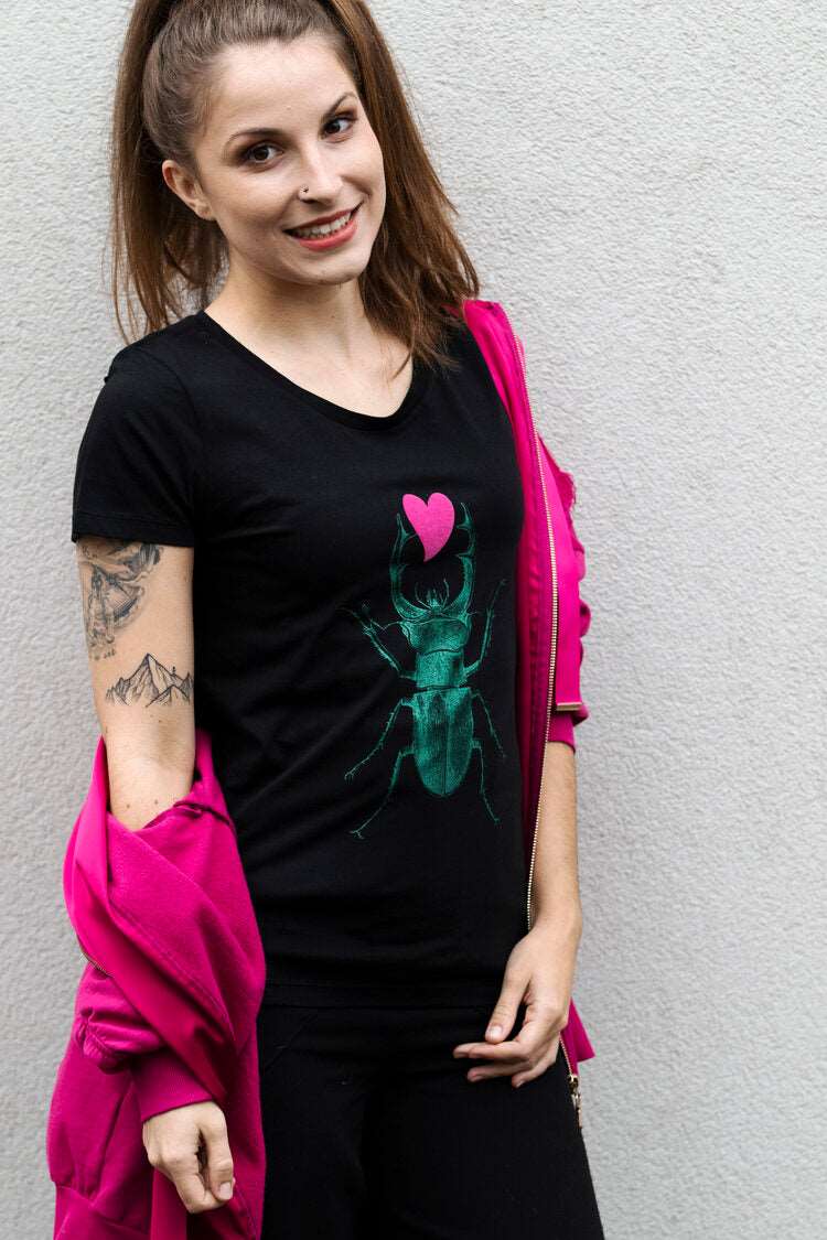 Glänzender türkisfarbener Skarabäus mit rosa Plüschherz (180g Baumwolle), Unisex-Modell