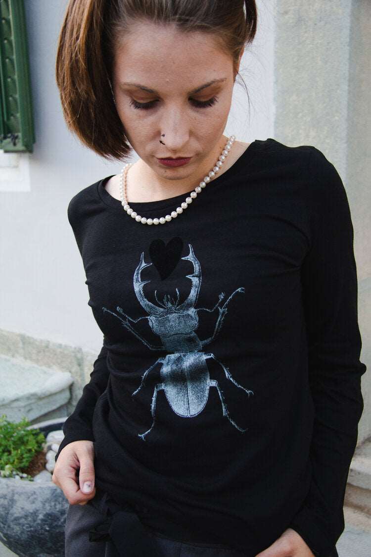Glänzender silberner Skarabäus mit schwarzem Plüschherz, Damen Modell, 120g Baumwolle