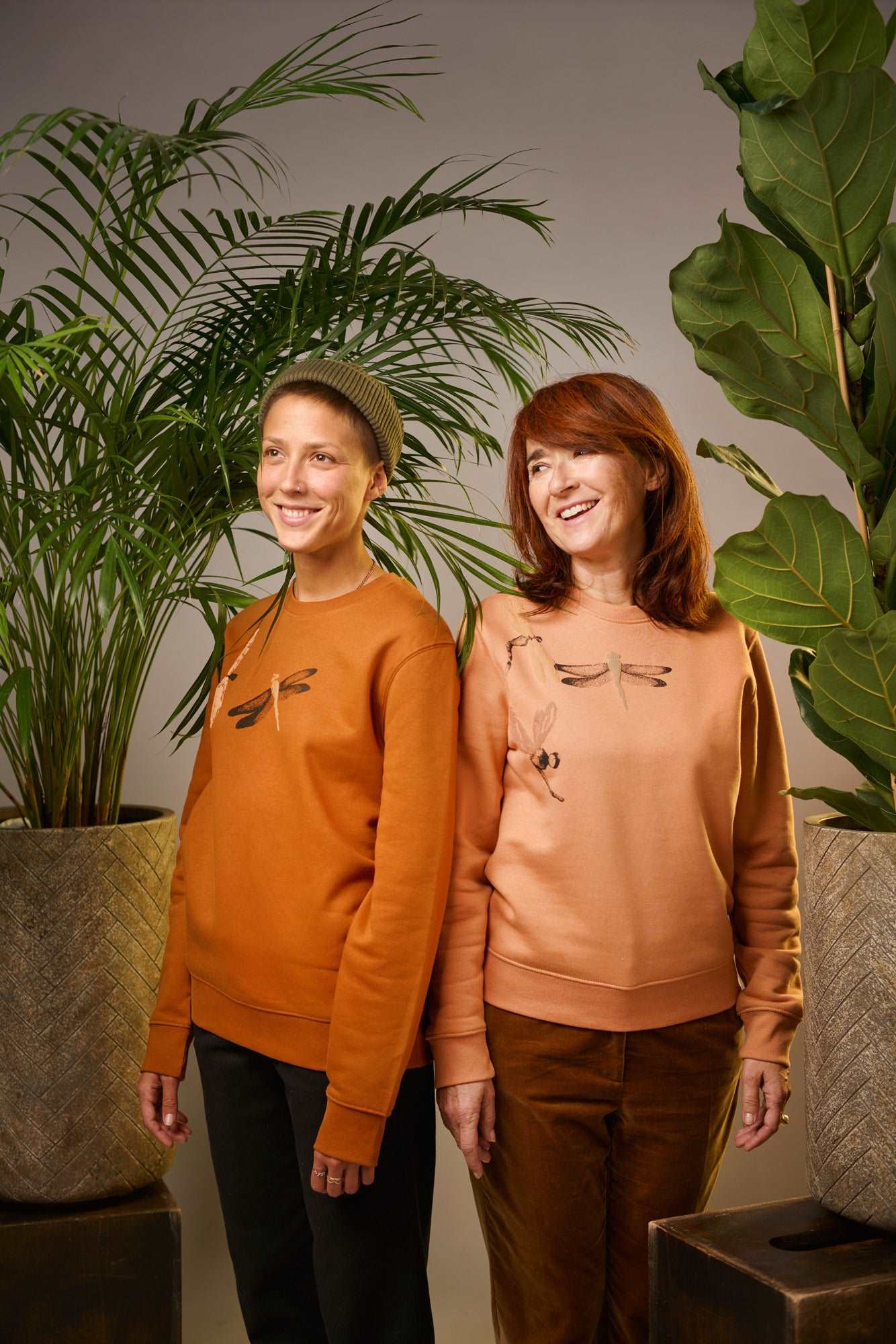 Aprikosen-Pullover mit 3D-Handdruck (Bio-Baumwolle)