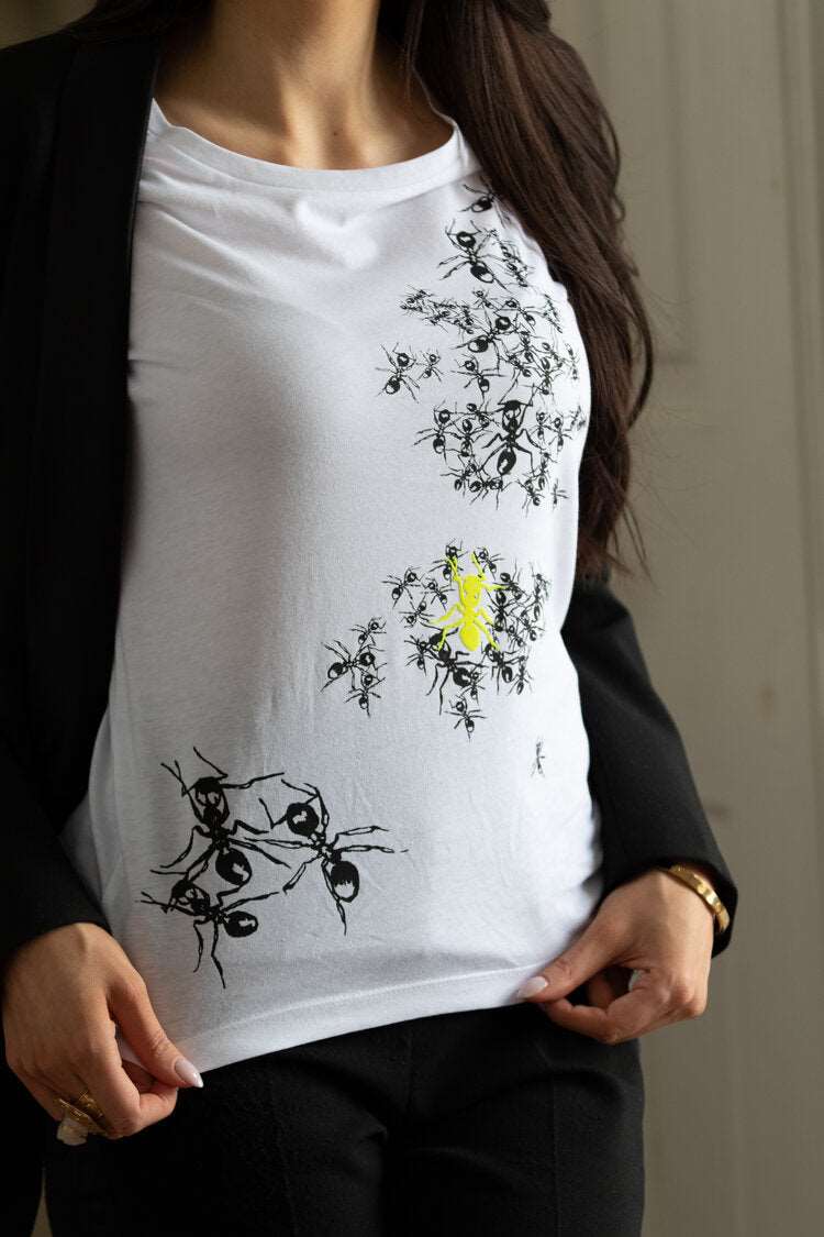Die Ameisen sind da! Sie kamen zu kurzärmeligen Damen-T-Shirt aus 100% BioBaumwolle