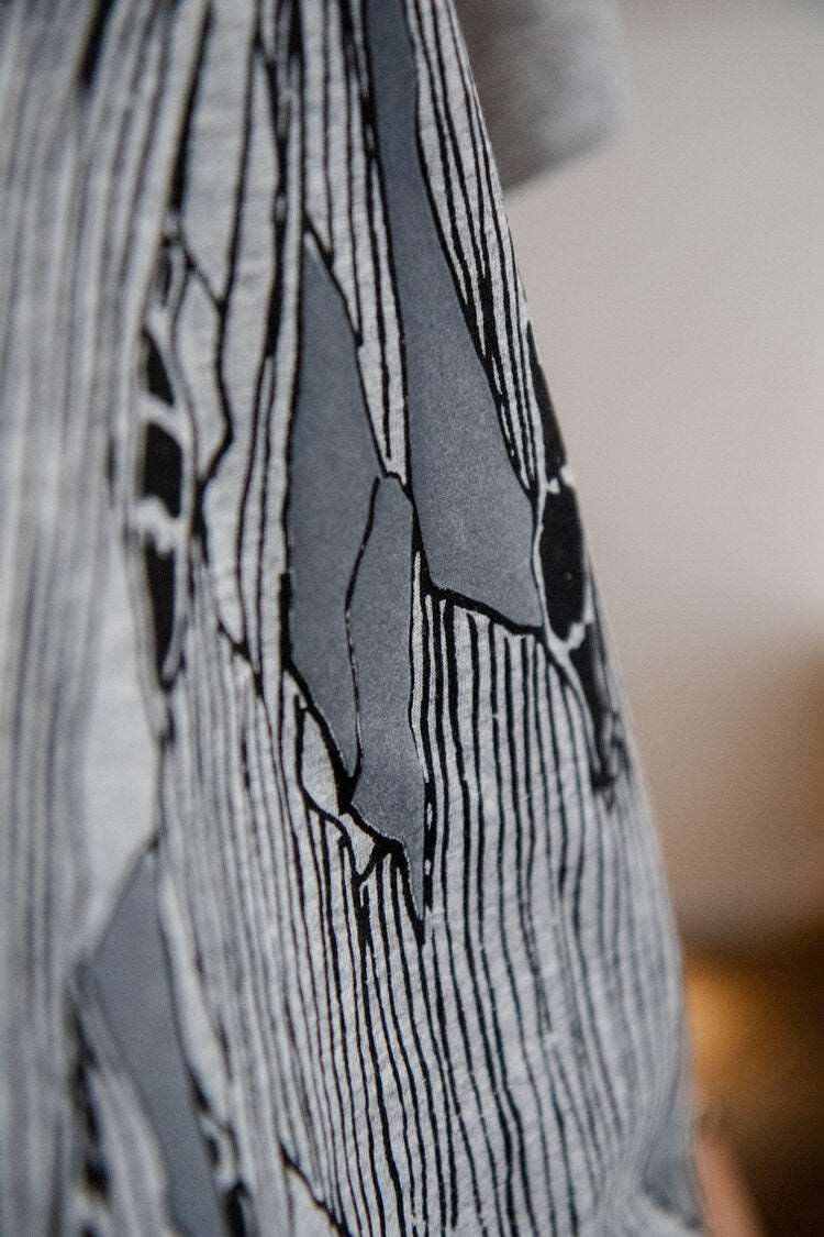 Oversize T-Shirt mit großem Schmetterling vorne und kleinem auf der Schulter/ 100% BioBaumwolle
