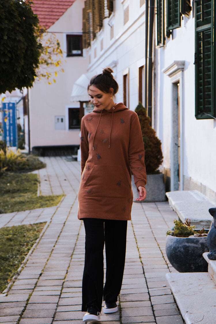 Hoodie-Kleid in Karamellfarbe + Fliegen in 3DPrint / 350g Bio-Baumwolle