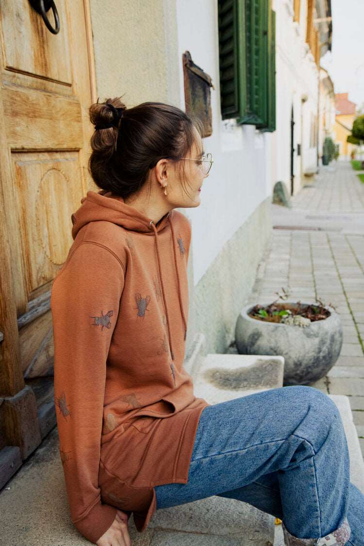 Hoodie-Kleid in Karamellfarbe + Fliegen in 3DPrint / 350g Bio-Baumwolle