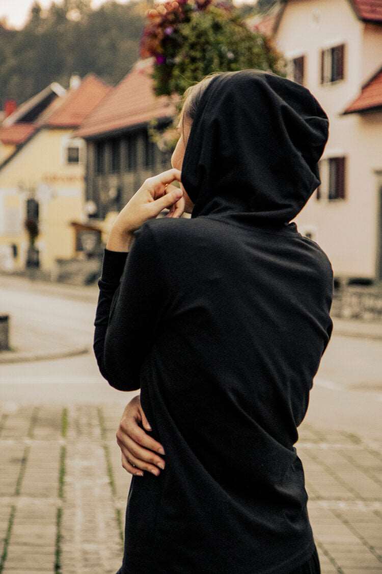 Kupferskarabäus mit schwarzem Plüschherz/ Tshirt mit Kapuze/ 180g Bio-Baumwolle/ Unisex
