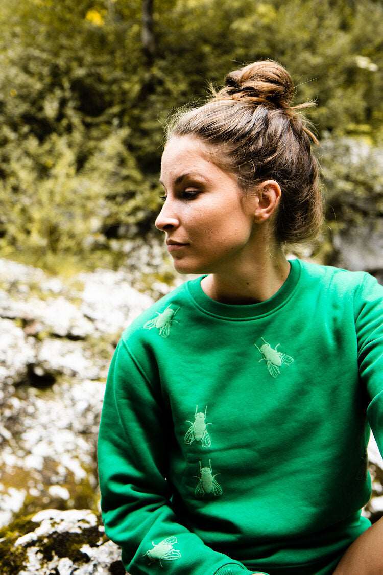 Grüner Pullover mit 3D-Print von Fliegen, Unisex Modell aus 300g Bio-Baumwolle