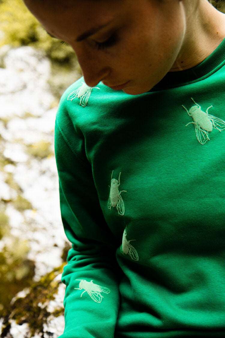 Grüner Pullover mit 3D-Print von Fliegen, Unisex Modell aus 300g Bio-Baumwolle